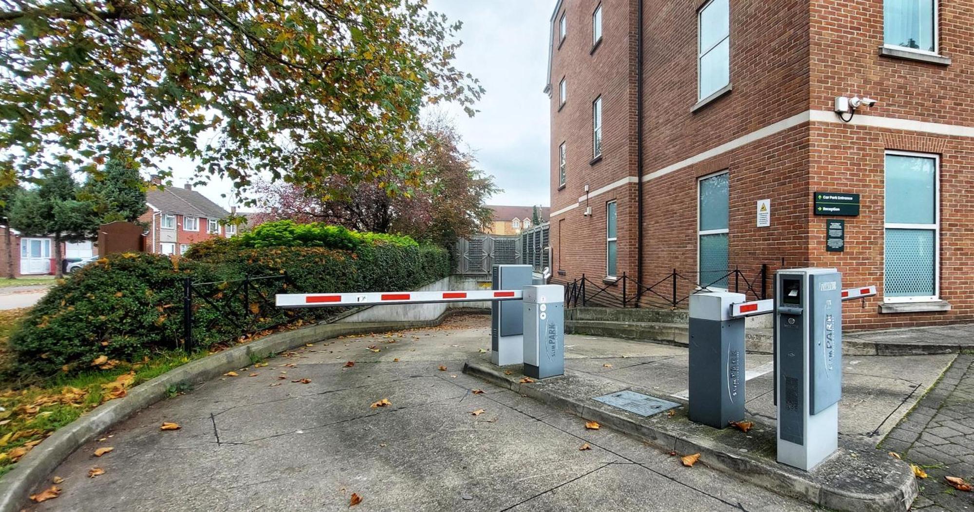 B&B Hotel London Heathrow Slough Exterior foto
